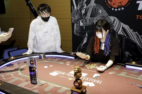 春田 カジノ ポーカーで大当たり！